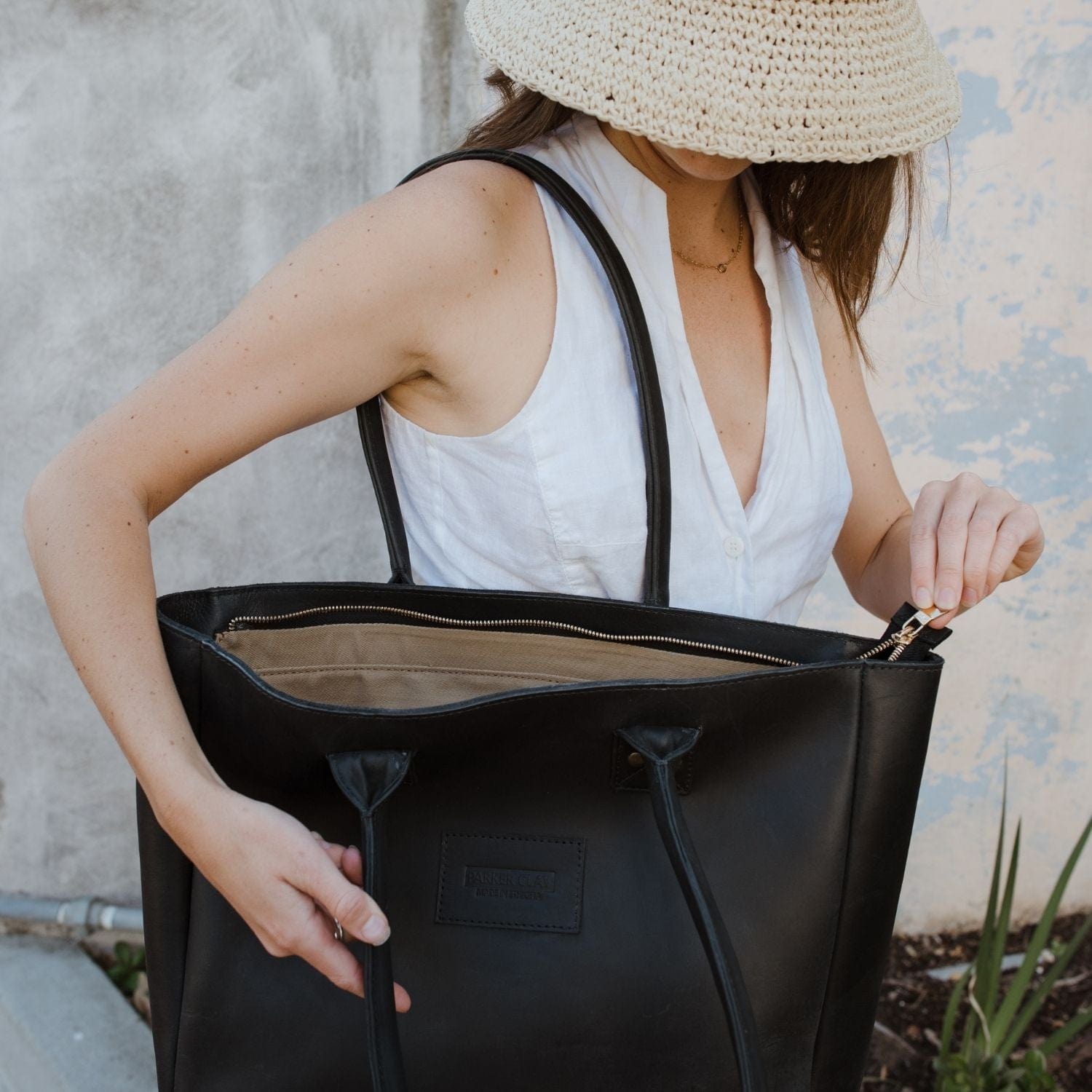 Merkato Signature Zip Tote Tote Bags